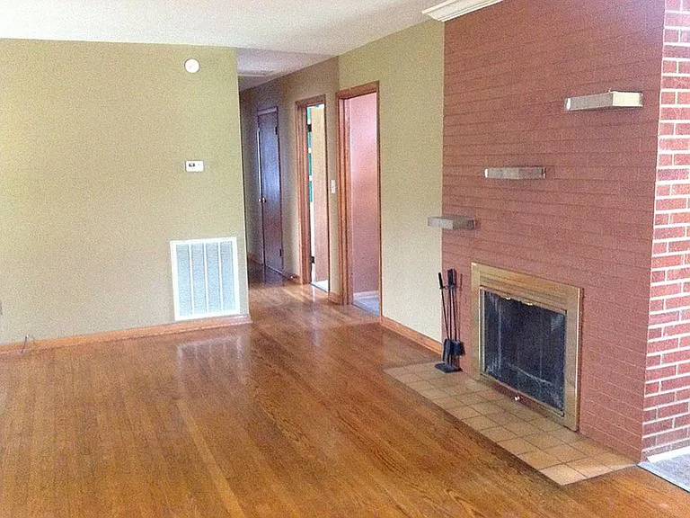 1905 Vickers Ln — Photo 6