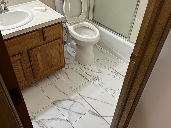 2nd image of 510 Autumn Ct APT 206