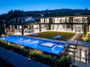 690 Knockmaroon Rd, West Vancouver, BC V7S1R6