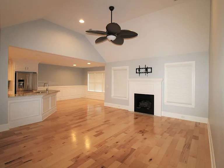 2930 S Wise Dr — Photo 2