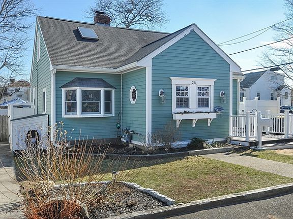 3rd image of 28 E St