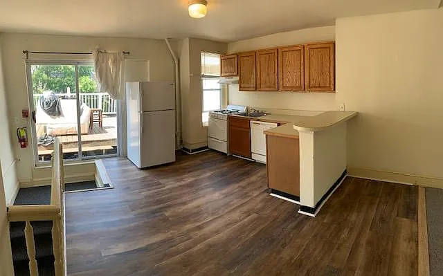 5 bed, 1200 sqft, $4,250 — Photo 2