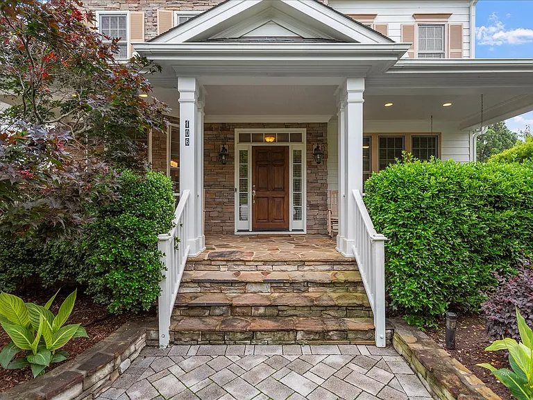 106 Grannon Ct — Photo 3
