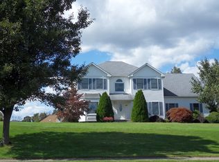 109 Stone Xing, Stewartsville, NJ 08886