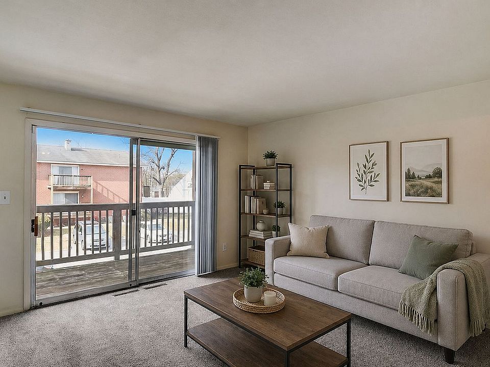 12-Warren Park Dr-012