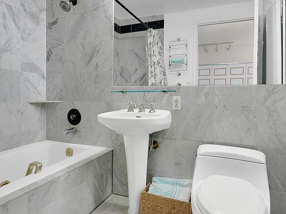 5th image of 155 W 70th St #Ph4d