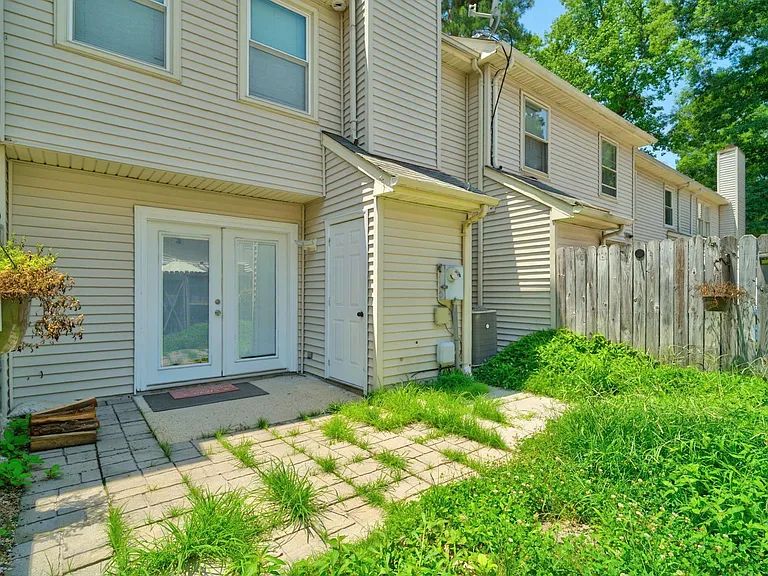119 Kingsbridge Ln — Photo 26