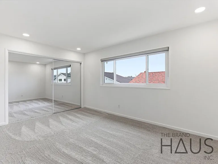6861 Defiance Dr — Photo 23