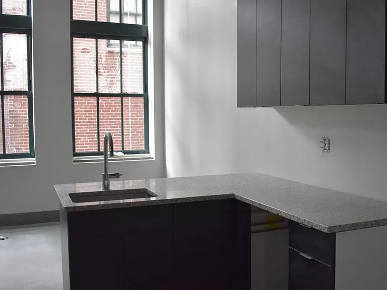 45 Forest Ave — Photo 2