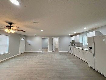 4th image of 606 9th St