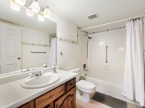 4th image of 13991 E Marina Drive #102