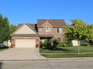 26462 Blue Heron Dr, Flat Rock, MI 48134