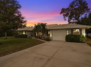 1849 Cockleshell Dr, Sarasota, FL 34231