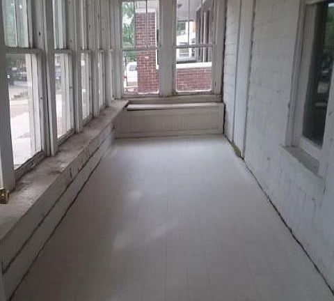 4th image of 909 W 12th St