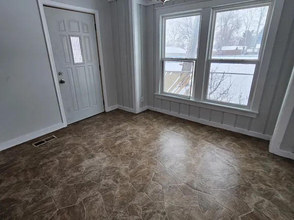 504 Clifford St, Lansing, MI 48912