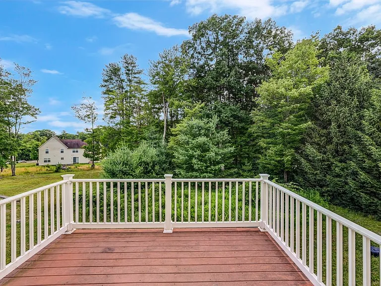 115 Daffodil Dr — Photo 47