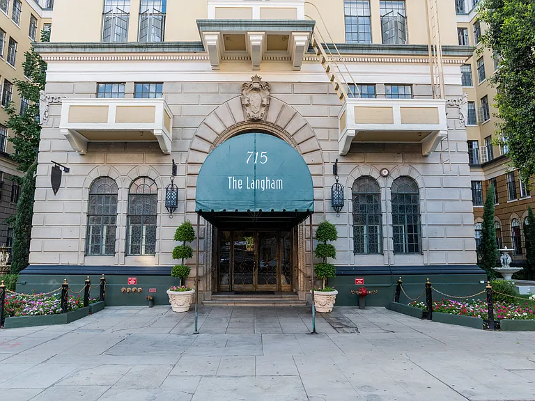 The Langham — Photo 5