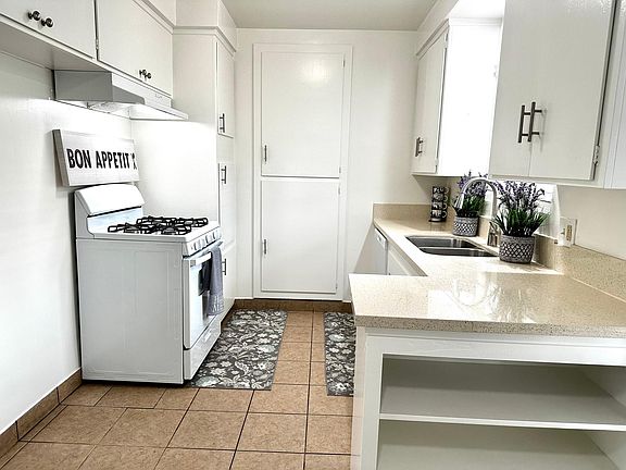 3rd image of 17017 Yukon Ave #7