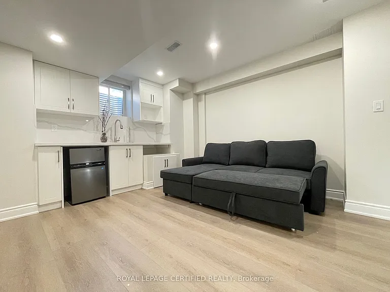 1227 McPhedran Point #2 — Photo 13