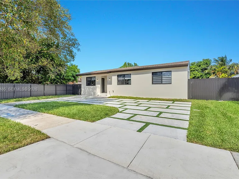 6021 SW 19th St — Photo 18
