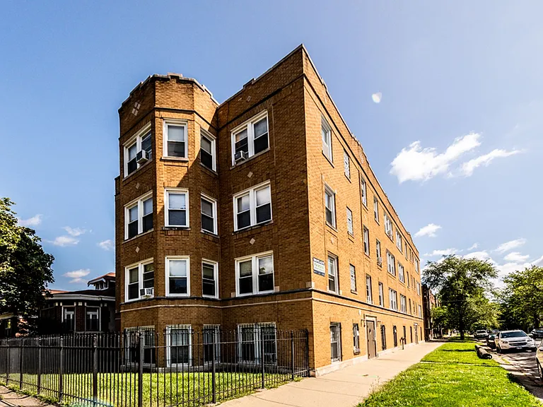 8057 S Laflin St — Photo 11