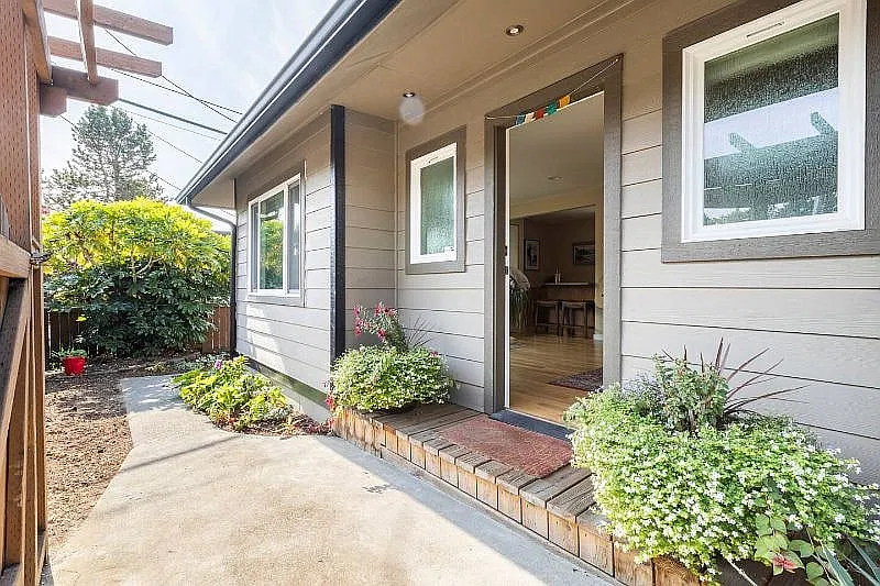 2 bed, 950 sqft, $3,000 — Photo 1