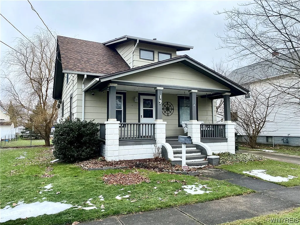19 Lafayette St photo 1