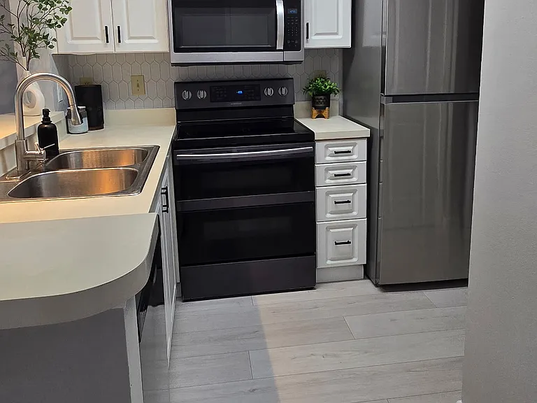 4107 Chatham Oak Ct — Photo 1