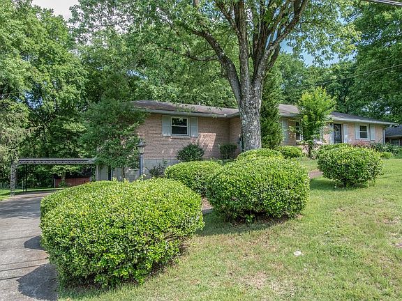 2nd image of 527 Glengarry Dr