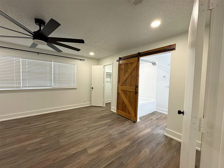 547 County Road 949E — Photo 11