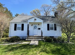 11 Alrowood Dr, Norwalk, CT 06851