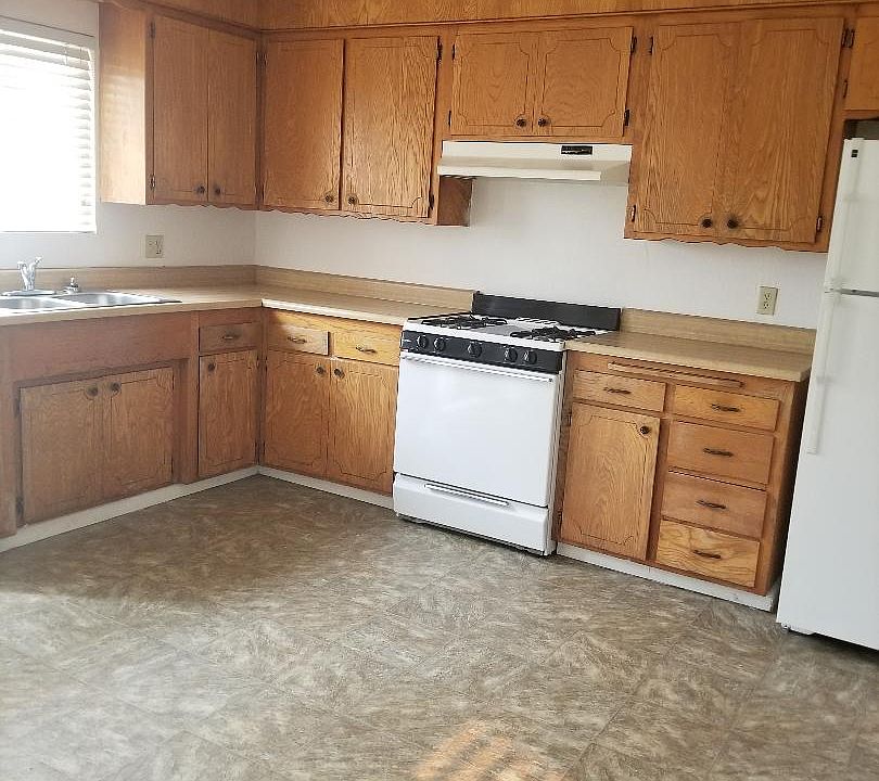 2nd image of 2742 Helen St Ste A