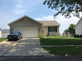 125 Cahokia Rd, Marquette Heights, IL 61554