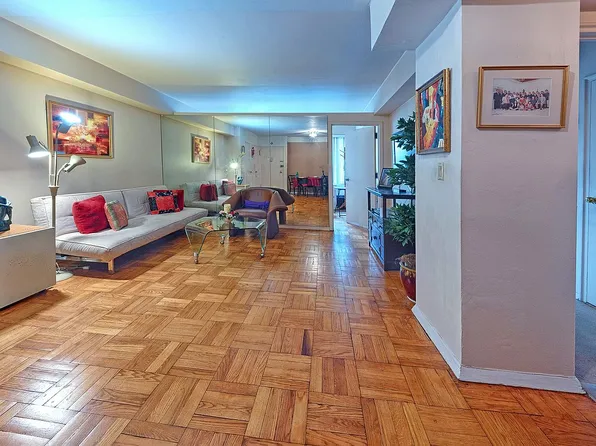 225 E 46th St APT 10H, New York, NY 10017