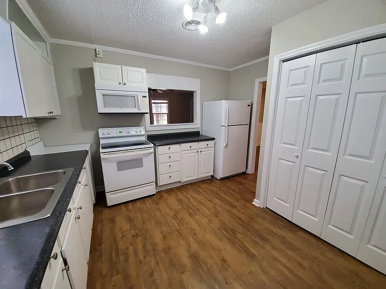 6 Deanna Dr — Photo 8