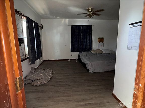 4th image of 205 Ash St