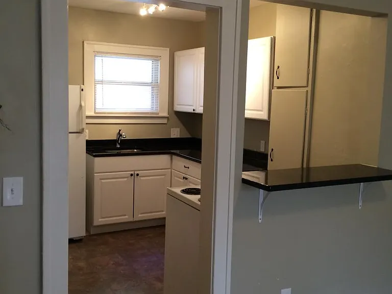 806 Forest Ave — Photo 10