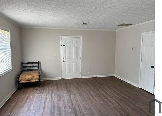 1915 Patterson Ct — Photo 4