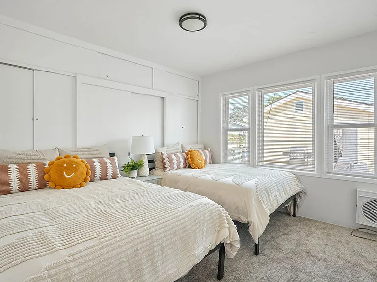 2307 W Verdugo Ave — Photo 22