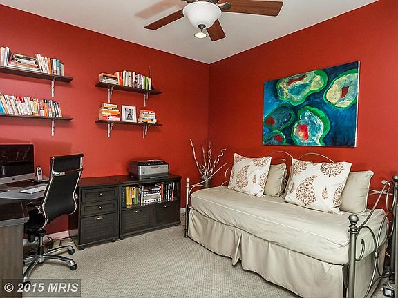 Private home office/4th bedroom on ground level