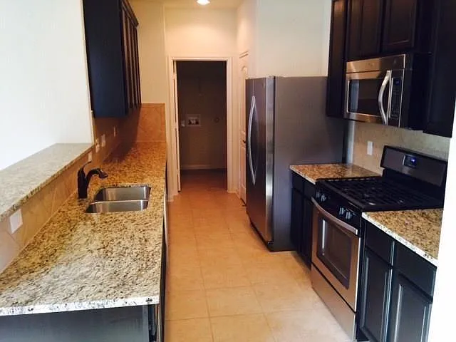 1532 Treeta Trl — Photo 9