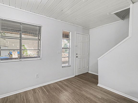 5th image of 162 Bowie Ln APT E