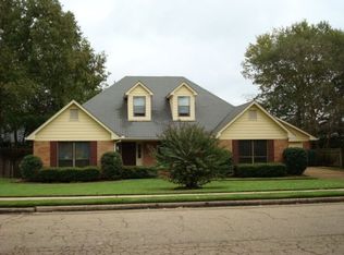 6246 Waterford Dr, Jackson, MS 39211