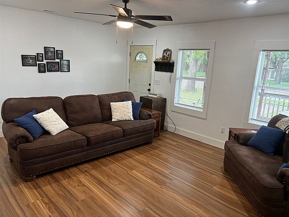 3rd image of 200 S Hillcrest Ave