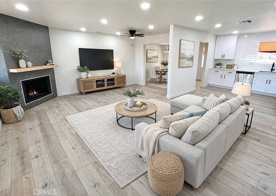 1st image of 28451 Murrieta Rd