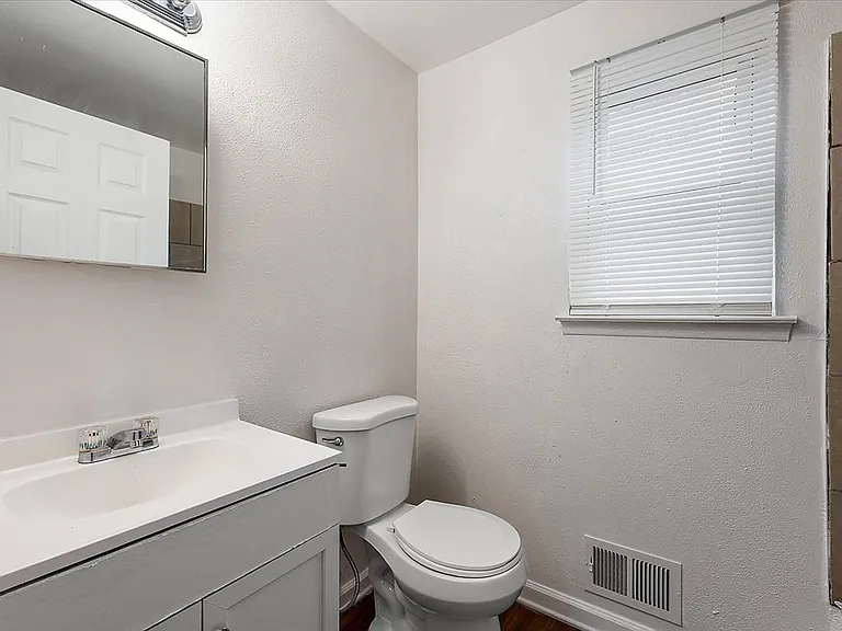 219 Ashland St — Photo 33