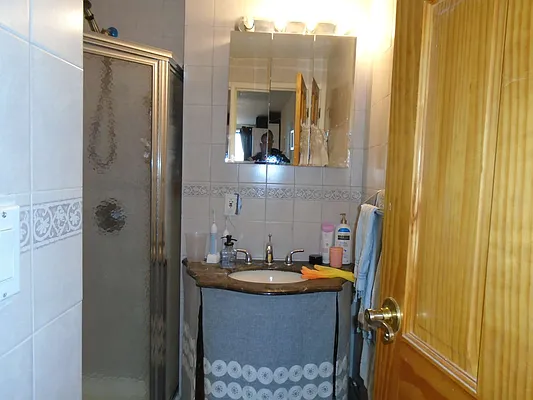 Rented by 18 REALTY | media 28