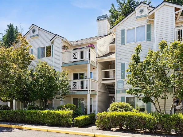 9910 NE 137th Street #A303, Kirkland, WA 98034
