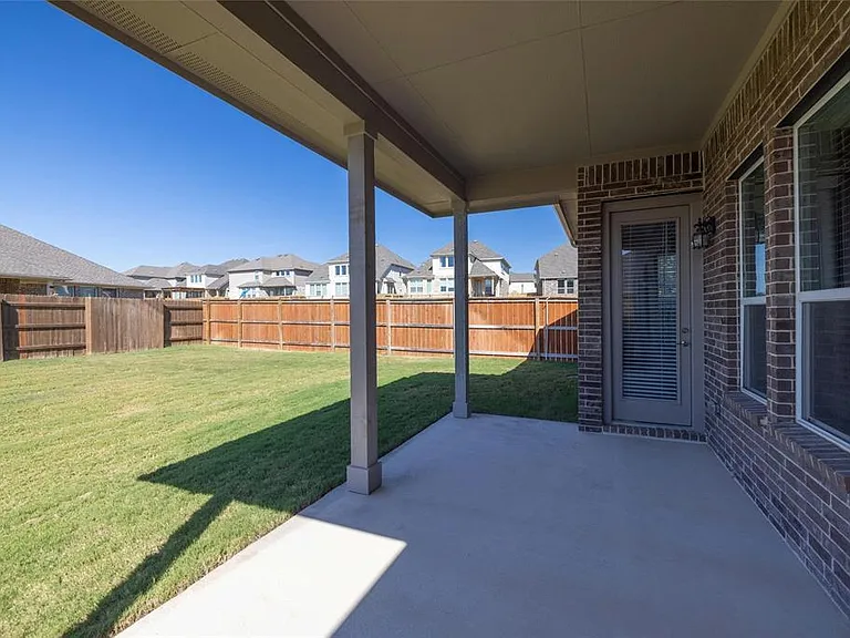 113 Shadow Oak Cv — Photo 36