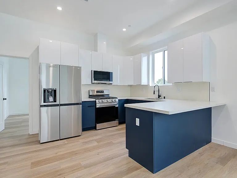 2919 S Burnside Ave #1 — Photo 14